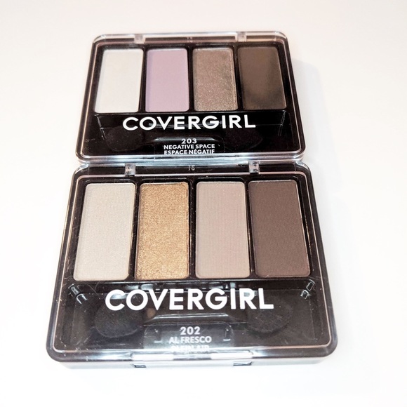Two covergirl eyeshadow quad palettes - Picture 2 of 3